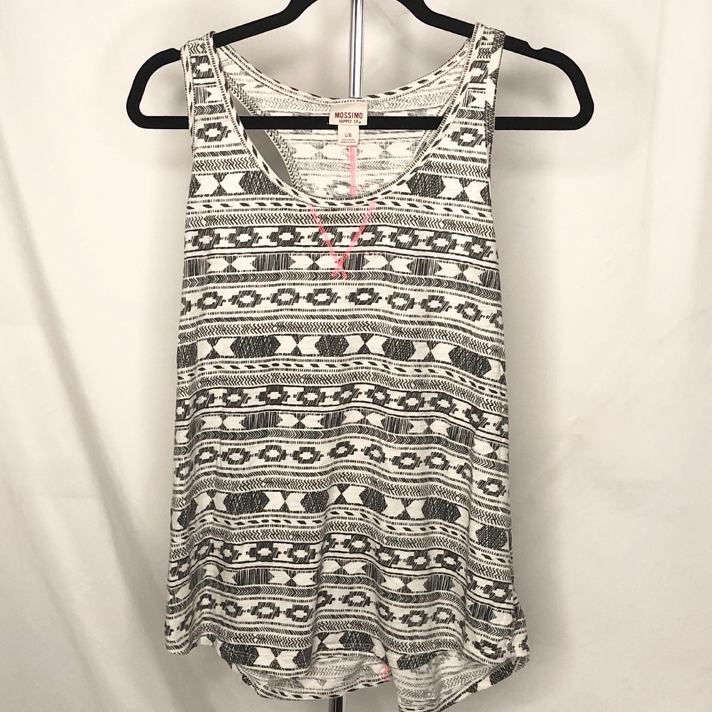 ✨3/$25 tribal print tank top